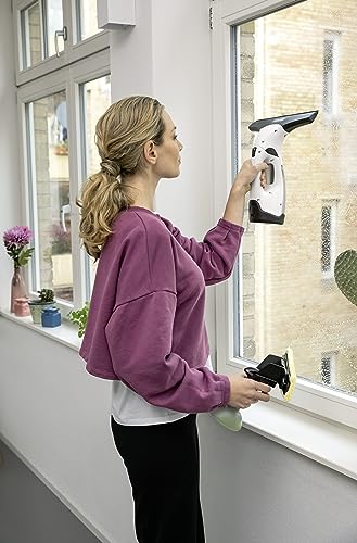 Kärcher Window Cleaner WV 2 Plus N, Battery Life: 35 min, LED Battery Charge Display, 2 Squeegees, Sprayer with Microfibre, 20 ml Concentrated Glass Cleaner, White, 1.633-642.0